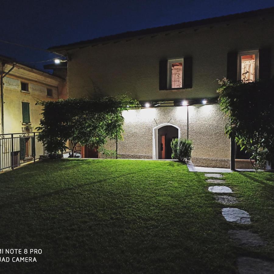 Casa Olmi Hotel Castiglione dʼIntelvi Exterior foto