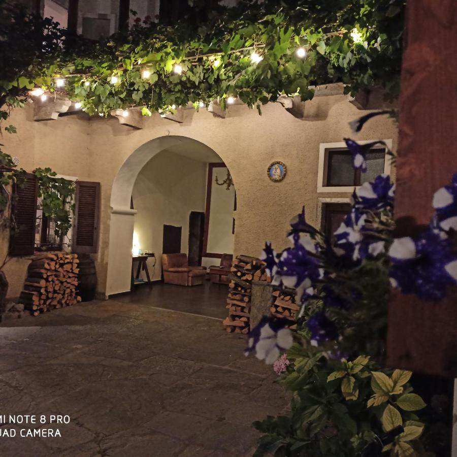Casa Olmi Hotel Castiglione dʼIntelvi Exterior foto