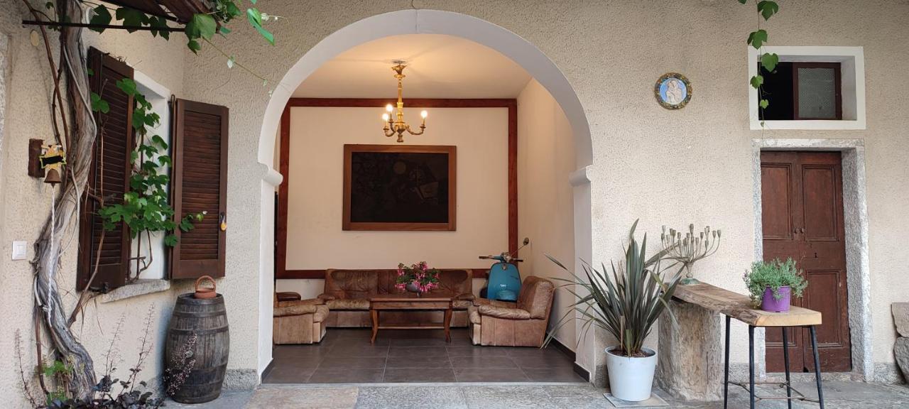 Casa Olmi Hotel Castiglione dʼIntelvi Exterior foto
