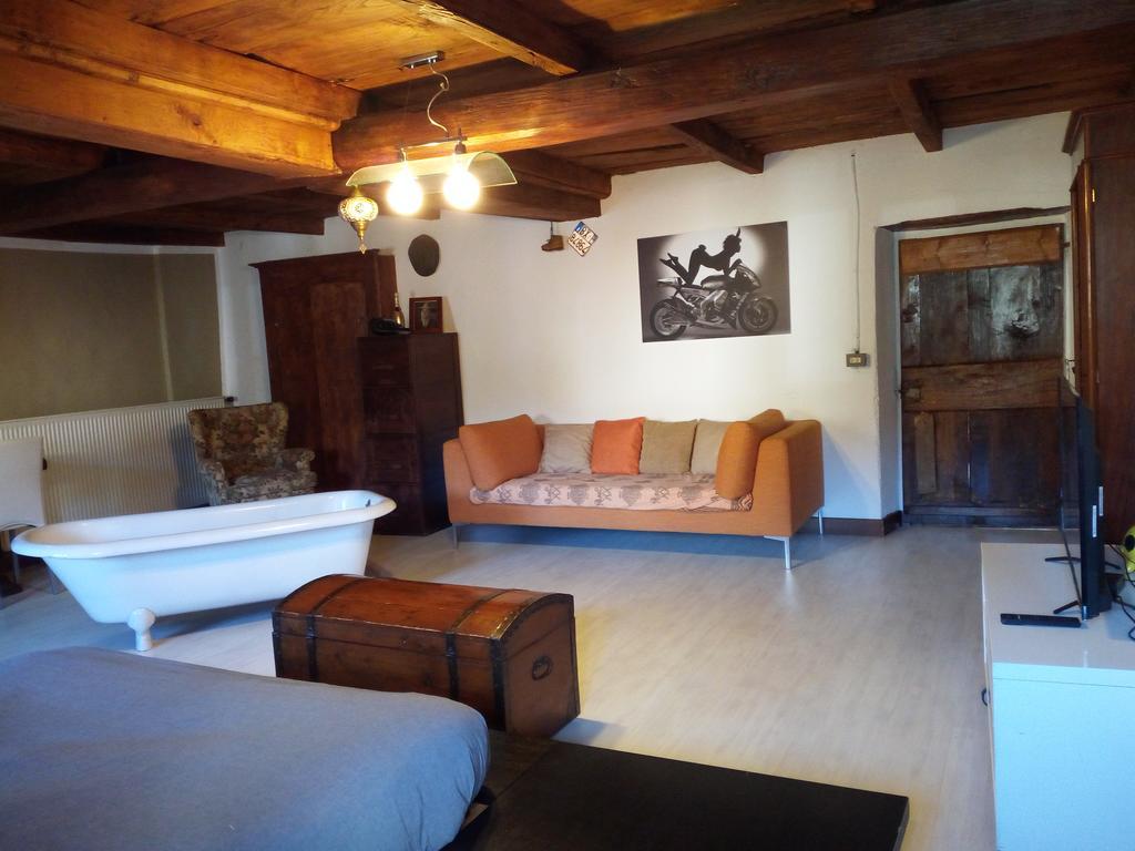 Casa Olmi Hotel Castiglione dʼIntelvi Exterior foto